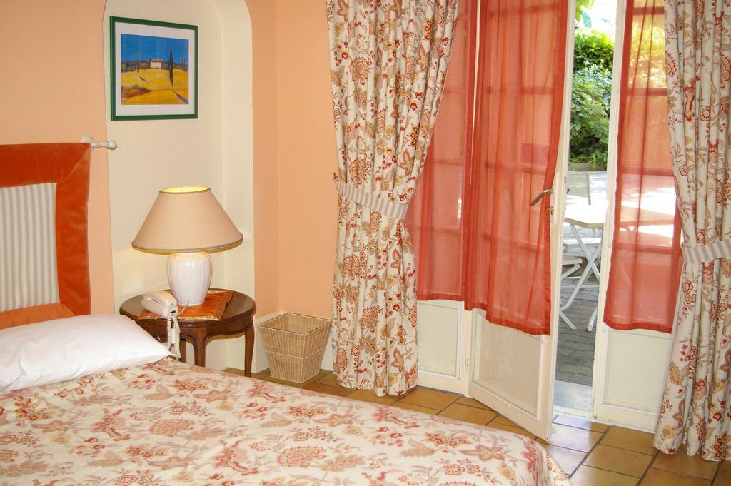 Le Cedre De Soyons Hotel Room photo