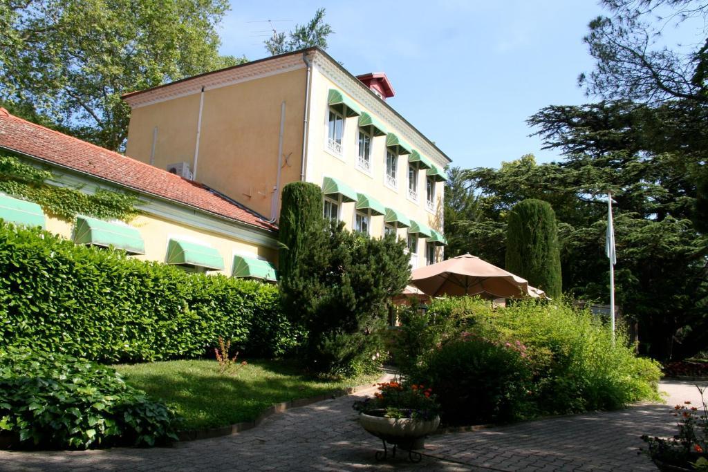 Le Cedre De Soyons Hotel Exterior photo