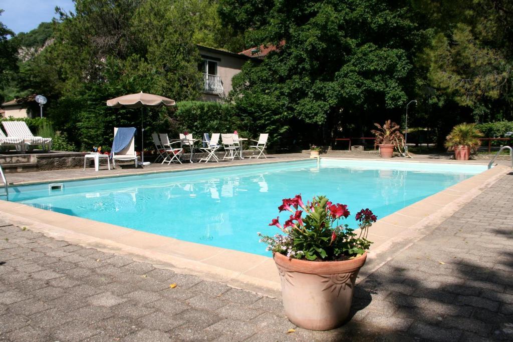 Le Cedre De Soyons Hotel Exterior photo